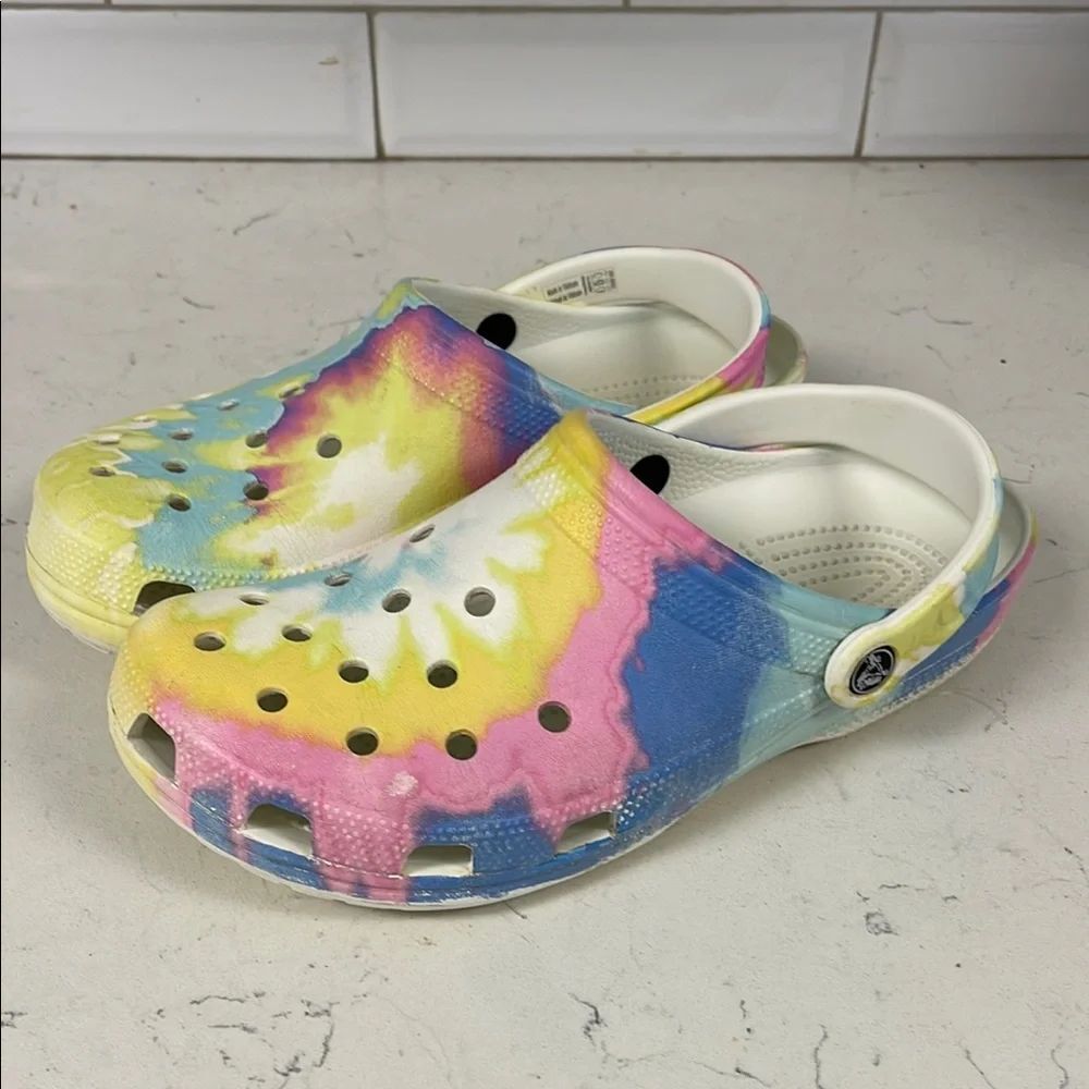 Crocs Classic Clog Tie Dye Beach Sandals Multi-Color Unisex Women’s 10 Men’s 8